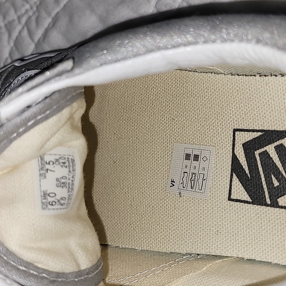 Silver Vans - Picture 6 of 7